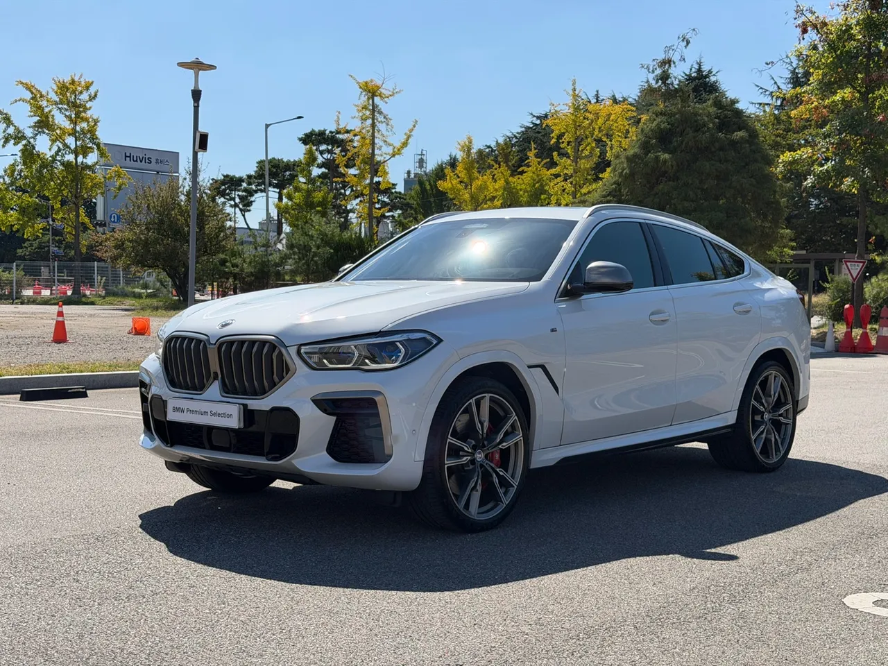 2023 BMW X6 M50i