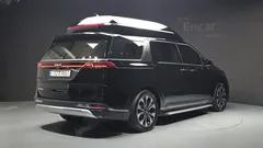 2023 Kia Carnival Gasoline 9-Seater Hi-Limousine — фото 2
