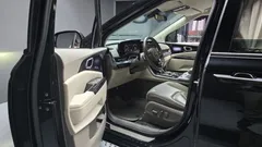 2023 Kia Carnival Gasoline 9-Seater Hi-Limousine — фото 10