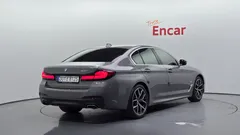 2022 BMW 5-Series 530i M Sport Package — фото 2