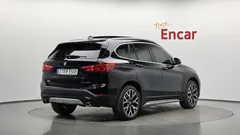 2022 BMW X1 xDrive 20i xLine — фото 2