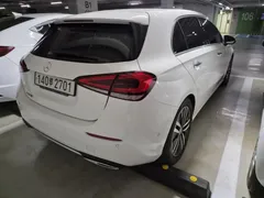 2023 Mercedes-Benz A-Class A220 Hatchback — фото 2