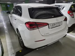 2023 Mercedes-Benz A-Class A220 Hatchback — фото 4