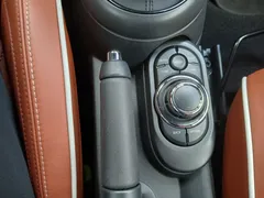 2024 Mini Cooper Convertible Classic, 연두색 — фото 5