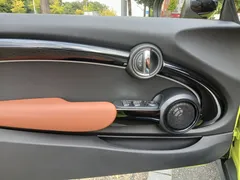 2024 Mini Cooper Convertible Classic, 연두색 — фото 8
