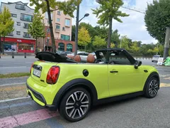 2024 Mini Cooper Convertible Classic, 연두색 — фото 10