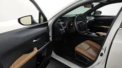 2024 Lexus UX 2.0 2WD — фото 10