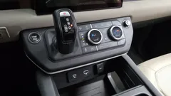 2023 Land Rover Defender 110 D250 SE — фото 9