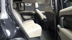 2023 Land Rover Defender 110 D250 SE — фото 12