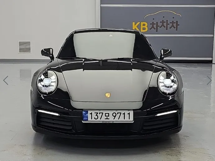 2023 Porsche 911 Carrera 4