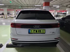 2022 Audi Q8 55 TFSI Quattro Premium — фото 2