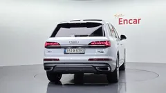 2023 Audi Q7 45 TDI Quattro Premium — фото 4