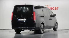 2022 Hyundai Staria Lounge 9-Seater — фото 2