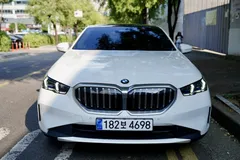 2024 BMW 5-Series 520i — фото 1