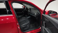2023 Audi Q2 35 TDI, красный — фото 11