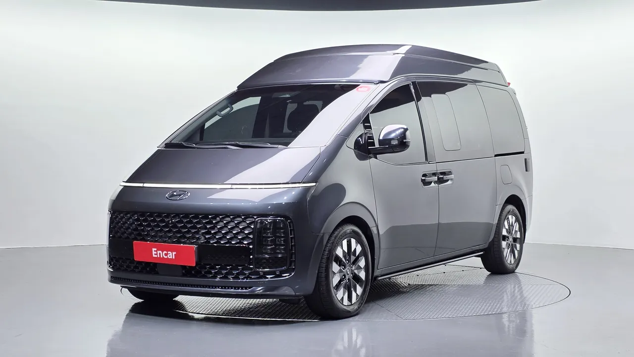 2023 Hyundai Staria 4WD Lounge 9-Seater