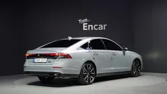 2023 Honda Accord 2.0 Hybrid Touring, серый — фото 2