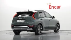 2022 Kia Niro Signature — фото 2