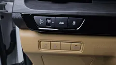 2023 Kia Carnival Diesel 9-Seater Prestige — фото 14
