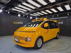 2023 Hyundai Staria L3.5 Kinder Safety Car — фото 12