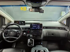 2023 Hyundai Staria L3.5 Kinder Safety Car — фото 14