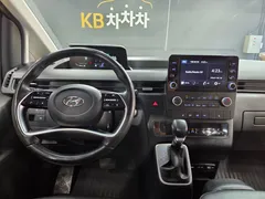 2023 Hyundai Staria L3.5 Kinder Safety Car — фото 17