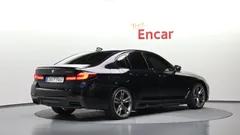 2022 BMW 5-Series M550i xDrive — фото 2