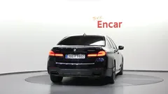 2022 BMW 5-Series M550i xDrive — фото 4
