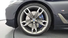 2022 BMW 5-Series M550i xDrive — фото 5