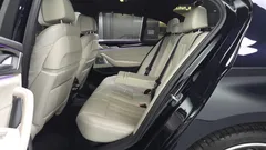 2022 BMW 5-Series M550i xDrive — фото 12