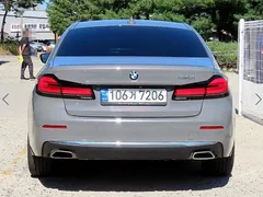 2022 BMW 5-Series 520i Luxury — фото 4