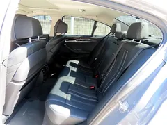 2022 BMW 5-Series 520i Luxury — фото 6