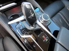 2022 BMW 5-Series 520i Luxury — фото 15