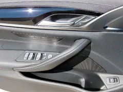 2022 BMW 5-Series 520i Luxury — фото 16