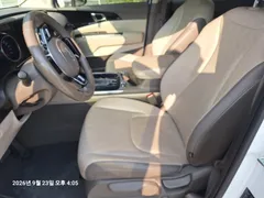 2023 Kia Carnival Diesel 9-Seater Prestige — фото 9