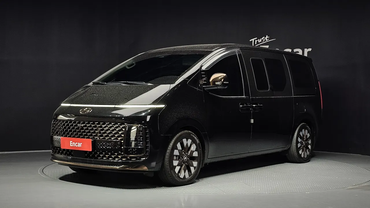 2023 Hyundai Staria 4WD Lounge 9-Seater