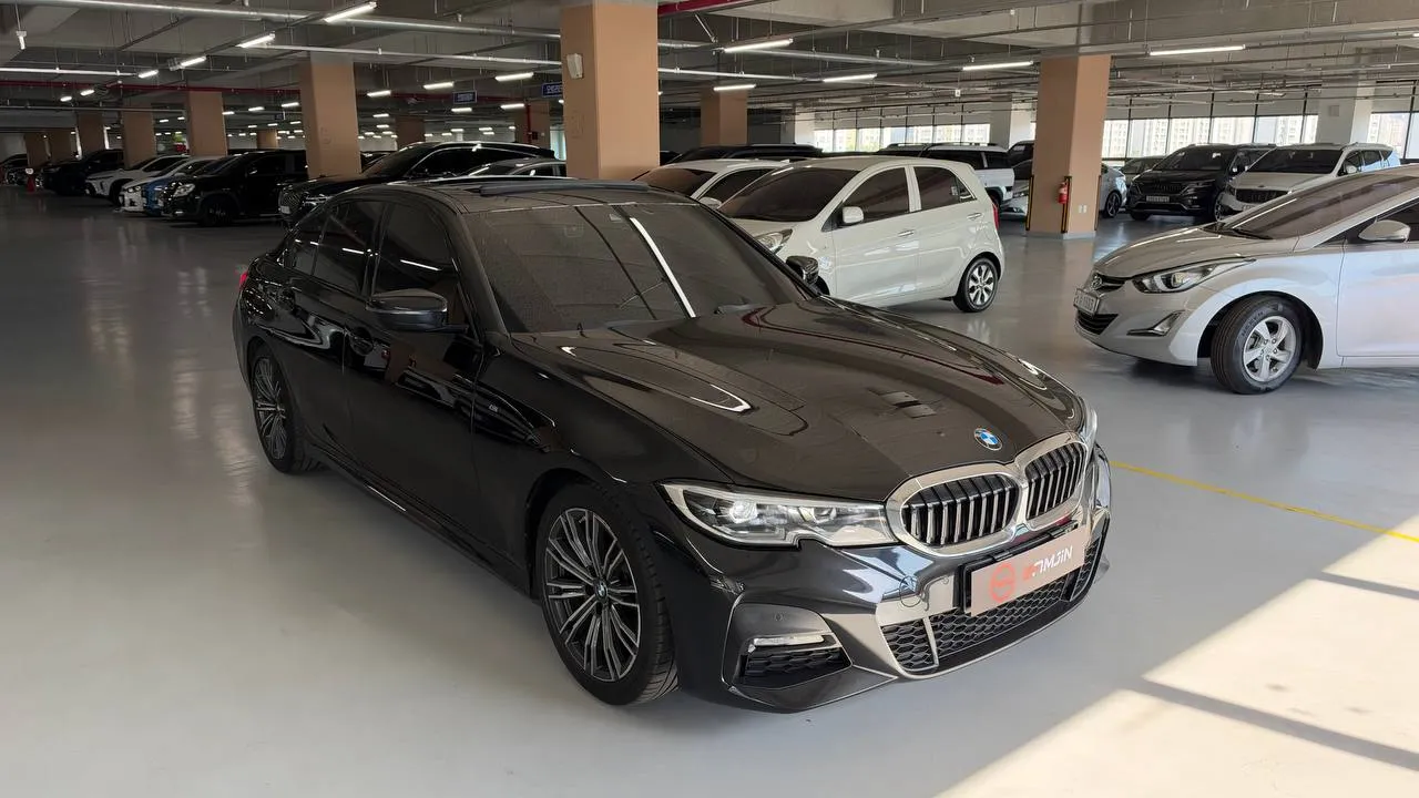 2022 BMW 3-Series 320i M Sport