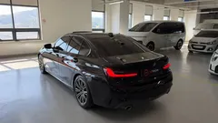 2022 BMW 3-Series 320i M Sport — фото 2