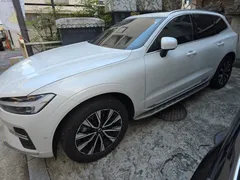 2024 Volvo XC60 B5 Ultimate Bright — фото 3