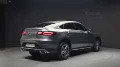 2022 Mercedes-Benz GLC-Class GLC300e 4MATIC Coupe — фото 2