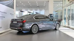 2022 BMW 7-Series 740Li xDrive Design Pure Excellence — фото 2