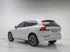 2024 Volvo XC60 B5 Ultimate Bright — фото 4