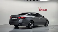 2019 Nissan Altima 2.5 SL Tech — фото 2
