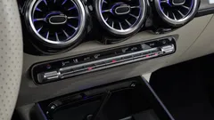 2023 Mercedes-Benz GLB-Class GLB200 d — фото 18