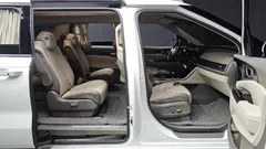 2023 Kia Carnival Gasoline 9-Seater Hi-Limousine — фото 19