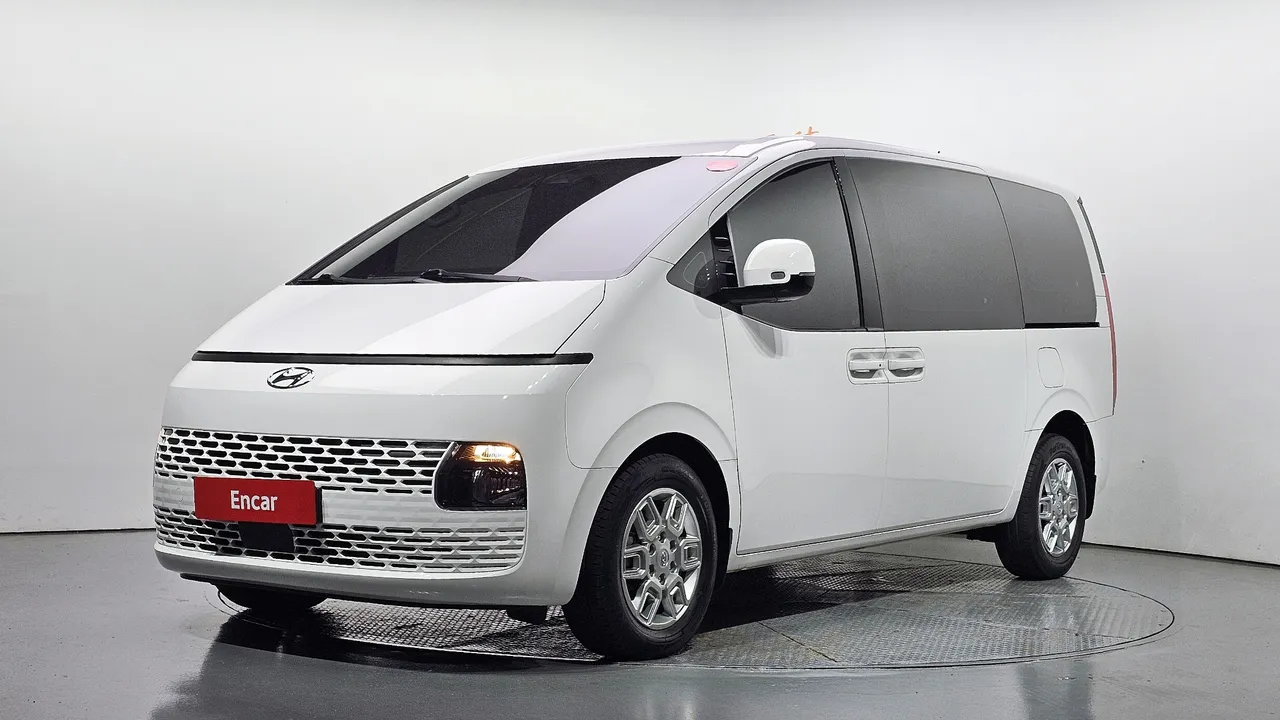 2023 Hyundai Staria Cargo 3-Seater