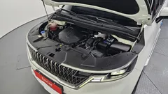 2023 Kia Carnival Diesel 9-Seater Hi-Limousine — фото 6