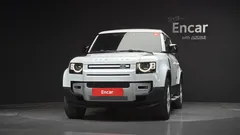 2023 Land Rover Defender 110 D300 HSE — фото 3