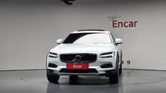 2021 Volvo V90 B5 Pro AWD, белый — фото 3