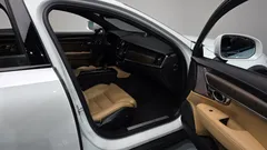 2021 Volvo V90 B5 Pro AWD, белый — фото 11